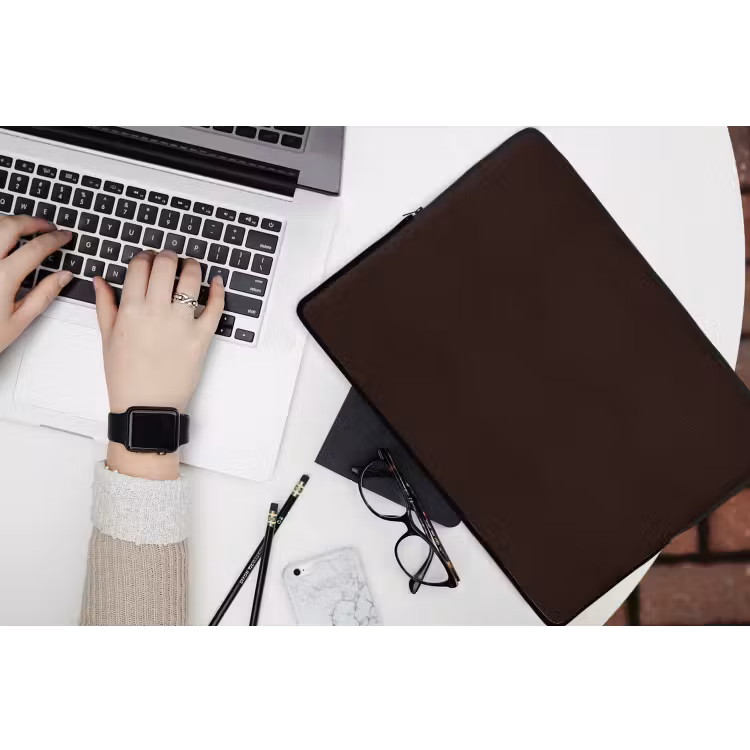 Deep - Obsidian - Bruin laptophoes neopreen klein 279 -bureau