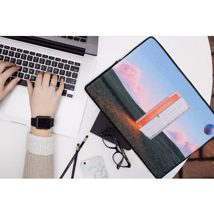 Laptop Sleeve - Door - Fantasy - Space - Deur - Fantasie - Ruimte laptophoes neopreen klein