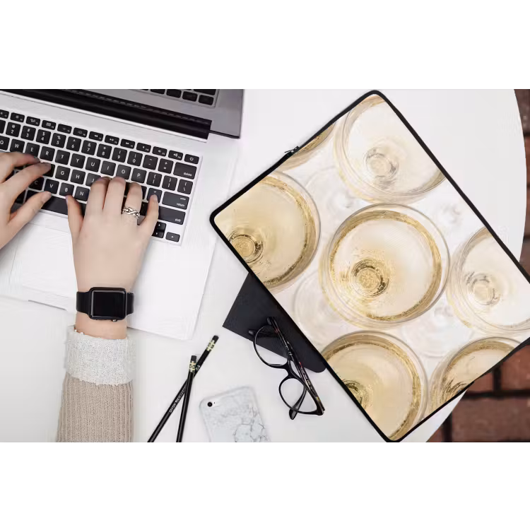 Drank - Glazen - Feest - Goud laptophoes neopreen klein -bureau