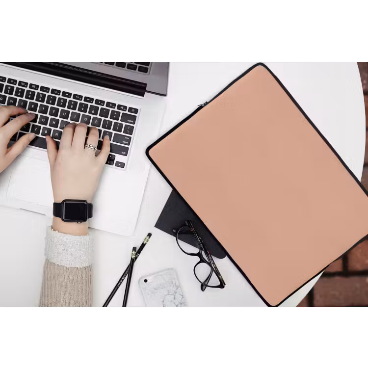 Dusty - Rose - Roze laptophoes neopreen klein 279 -bureau