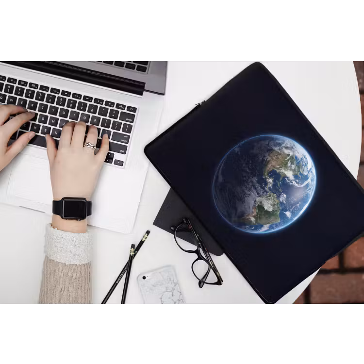 Laptop Sleeve - Earth - Space - Cosmos - Aarde - Ruimte - Kosmos laptophoes neopreen klein