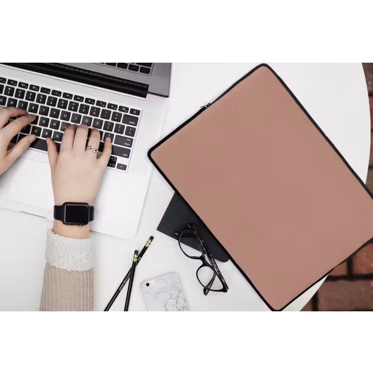 Earthy - Blusher - Roze laptophoes neopreen klein 279 -bureau