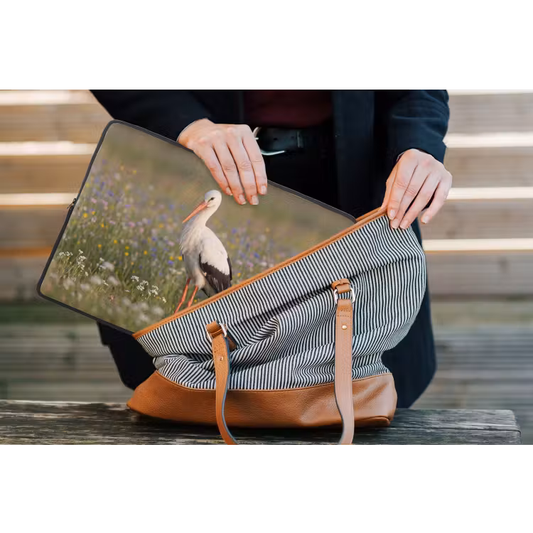 Ooienvaar - Bloemen - Weide - Kleurrijk laptophoes neopreen klein -tas