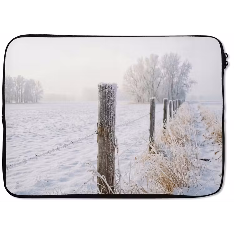 Hek - Sneeuw - Mist - Platteland - Nostalgisch laptophoes neopreen klein -zkaufland3dotto