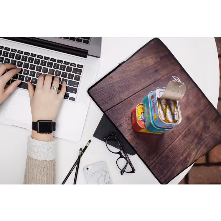 Laptop Sleeve - Fish - Cans - Kitchen - Vis - Blikjes - Keuken laptophoes neopreen klein