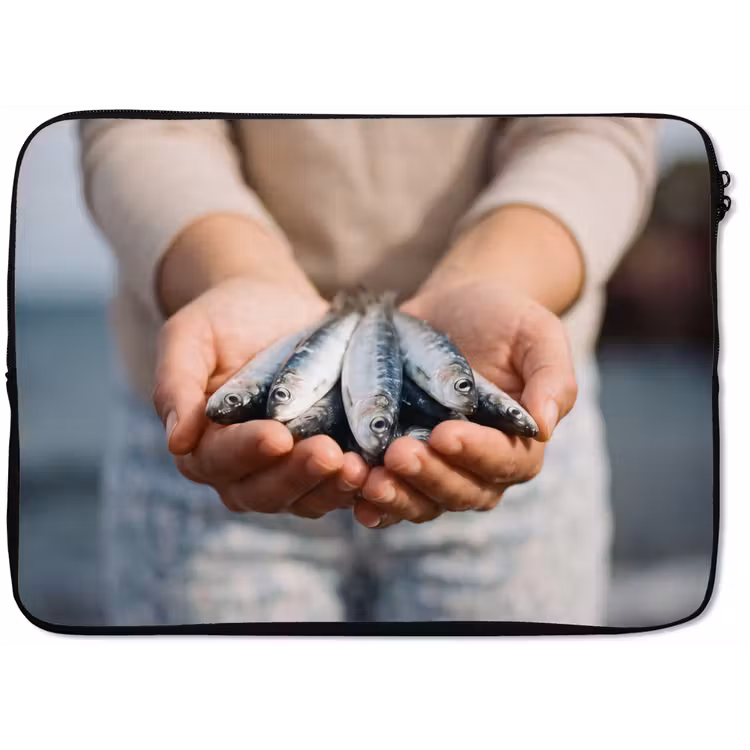 Laptop Sleeve - Fish - Hands - Nature - Vis - Handen - Natuur laptophoes neopreen klein