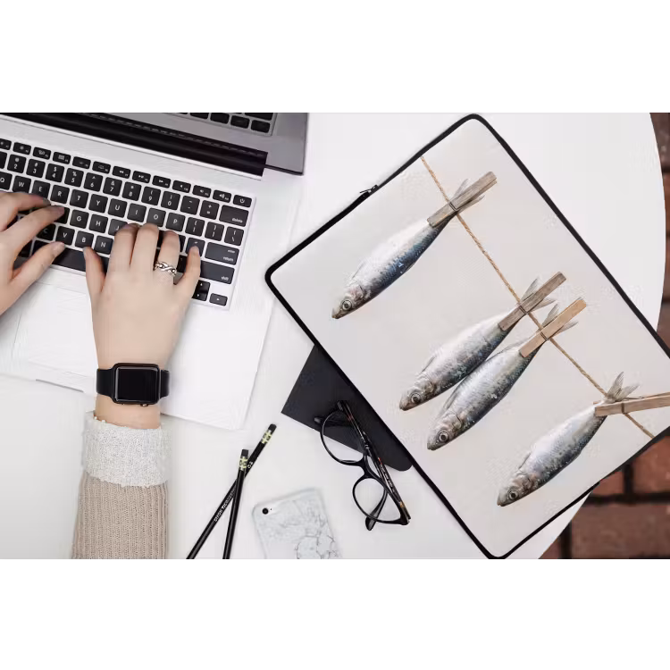 Laptop Sleeve - Fish - Hanging - Food - Vis - Hangend - Eten laptophoes neopreen klein