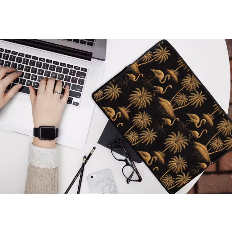 Flamingo - Palmbomen - Tropisch - Goud - Zwart laptophoes neopreen klein 279 -bureau