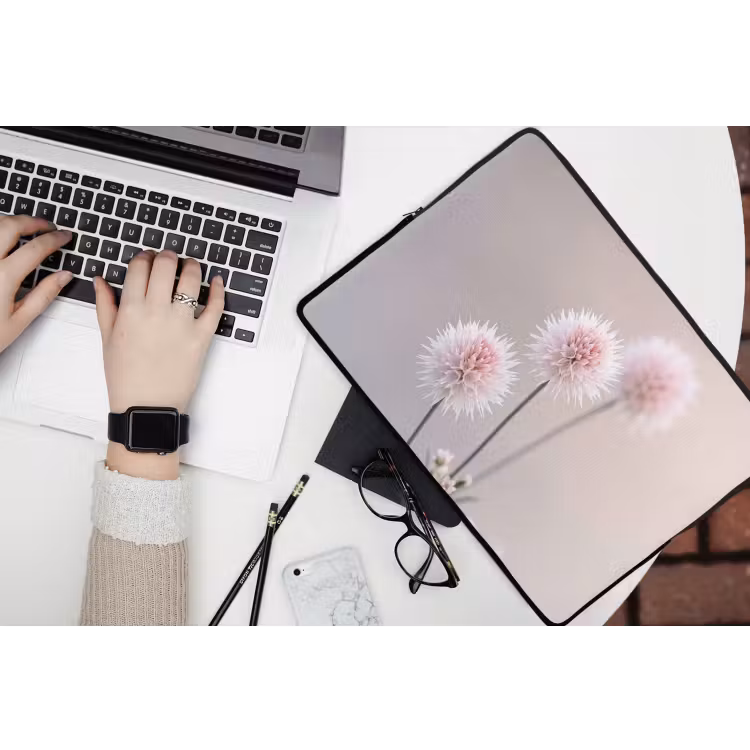 Bloemen - Bollen - Roze laptophoes neopreen klein -bureau