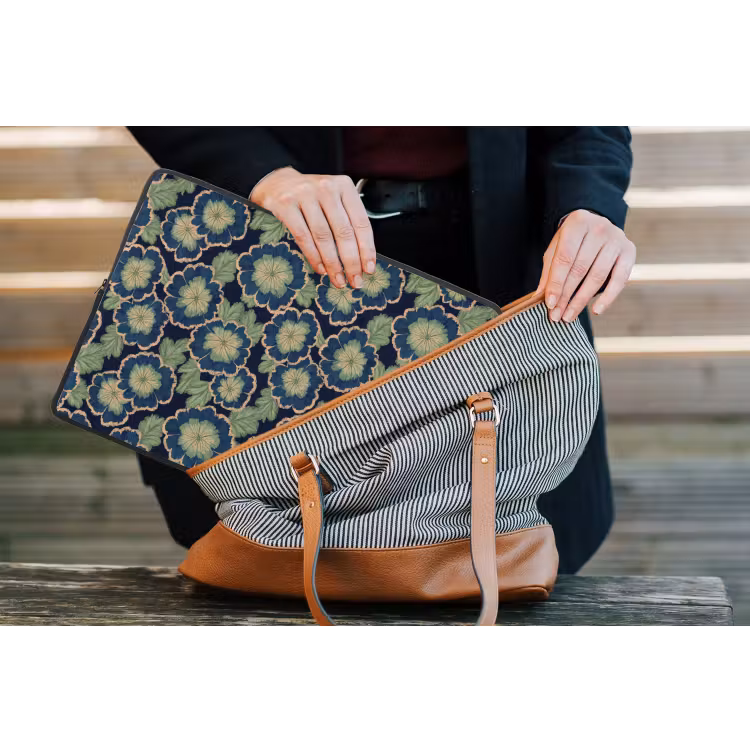 Bloemen - Borduurwerk - Patroon - Blauw - Groen laptophoes neopreen klein 279 -tas