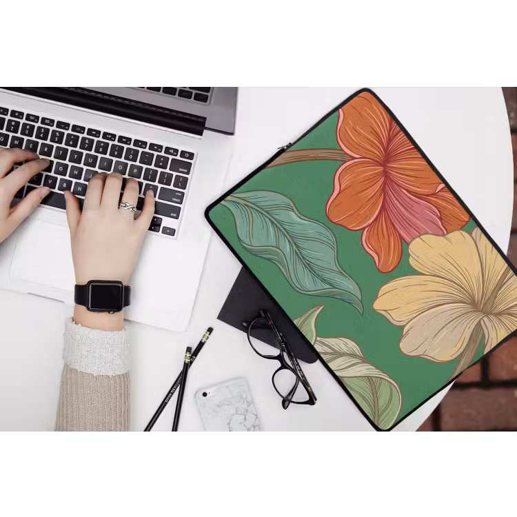 Laptop Sleeve - Flowers - Greenery - Illustration - Bloemen - Groen - Illustratie laptophoes neopreen klein