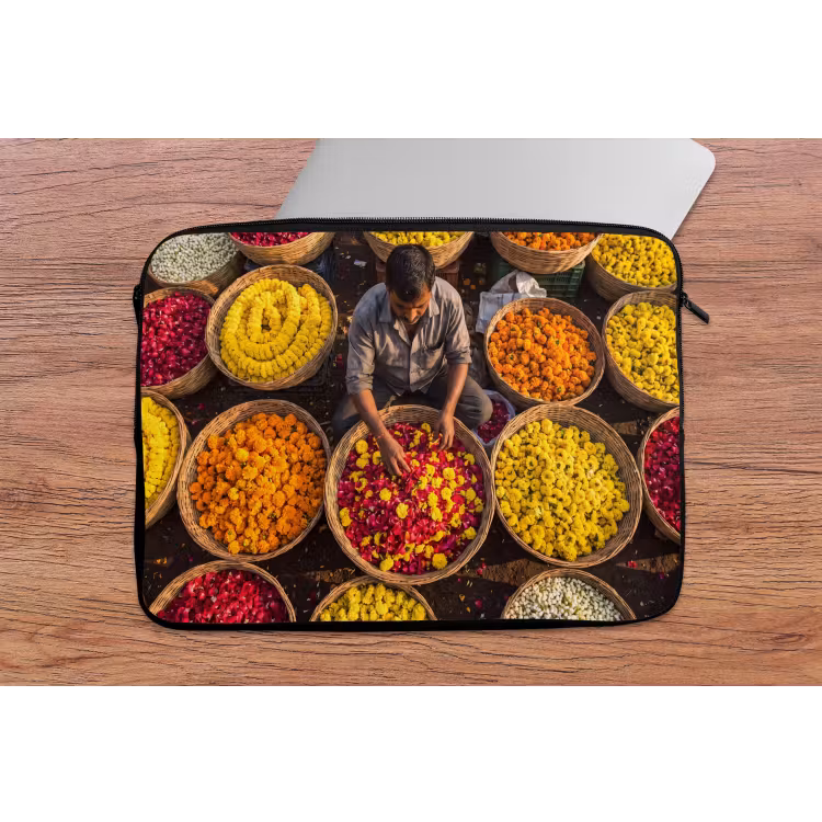Laptop Sleeve - Flowers - Market - Colorful - Bloemen - Markt - Kleurrijk laptophoes neopreen klein