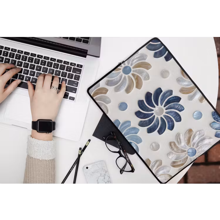 Bloemen - Parelmoer - Abstract - Patroon - Blauw laptophoes neopreen klein -bureau