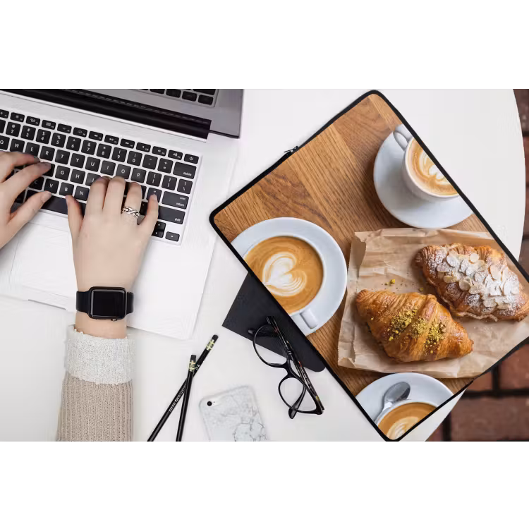 Eten - Croissant - Koffie - Ontbijt - Modern laptophoes neopreen klein -bureau
