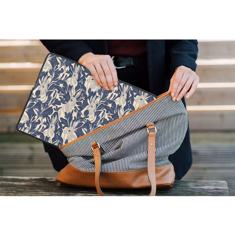 Hazen - Bladeren - Patroon - Blauw - Beige laptophoes neopreen klein 279 -tas