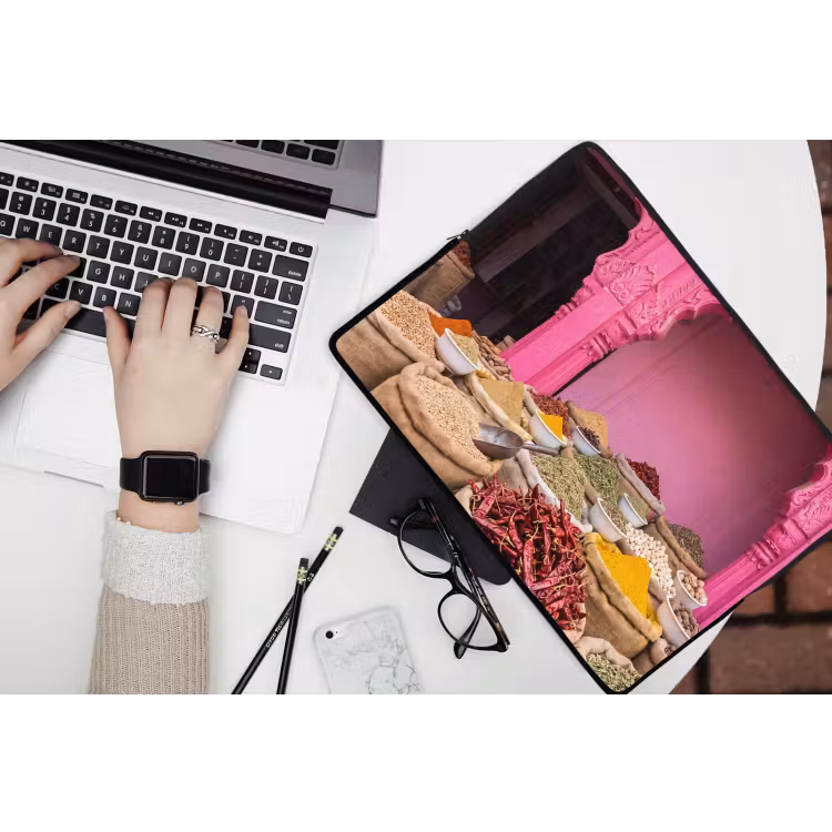 Laptop Sleeve - Herbs - Market - Pink - Kruiden - Markt - Roze laptophoes neopreen klein