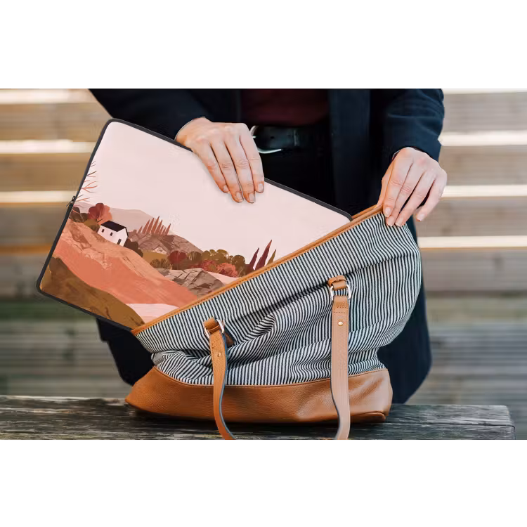 Heuvellandschap - Grafisch - Terracotta laptophoes neopreen klein -tas