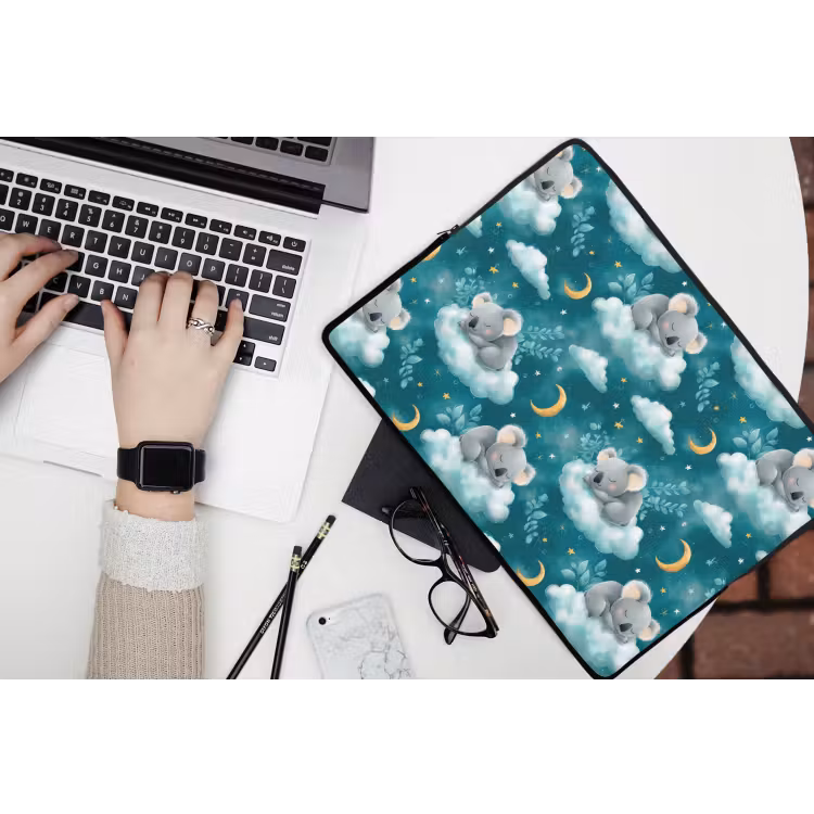 Koala's - Betoverend - Blauw laptophoes neopreen klein 279 -bureau