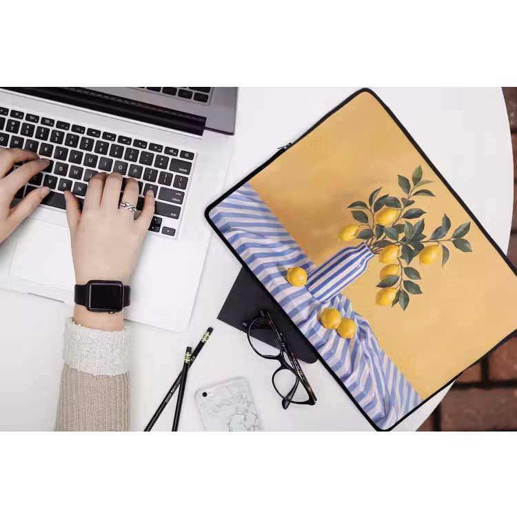 Laptop Sleeve - Lemon - Still Life - Modern - Citroen - Stilleven - Modern laptophoes neopreen klein