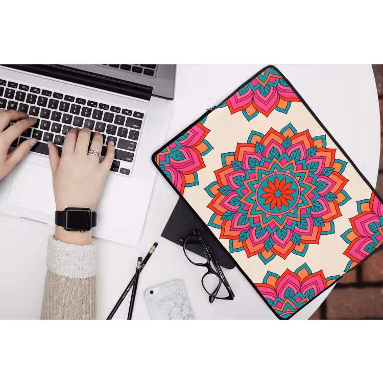 Mandala - Patroon - Abstract - Kleurrijk - Modern laptophoes neopreen klein -bureau