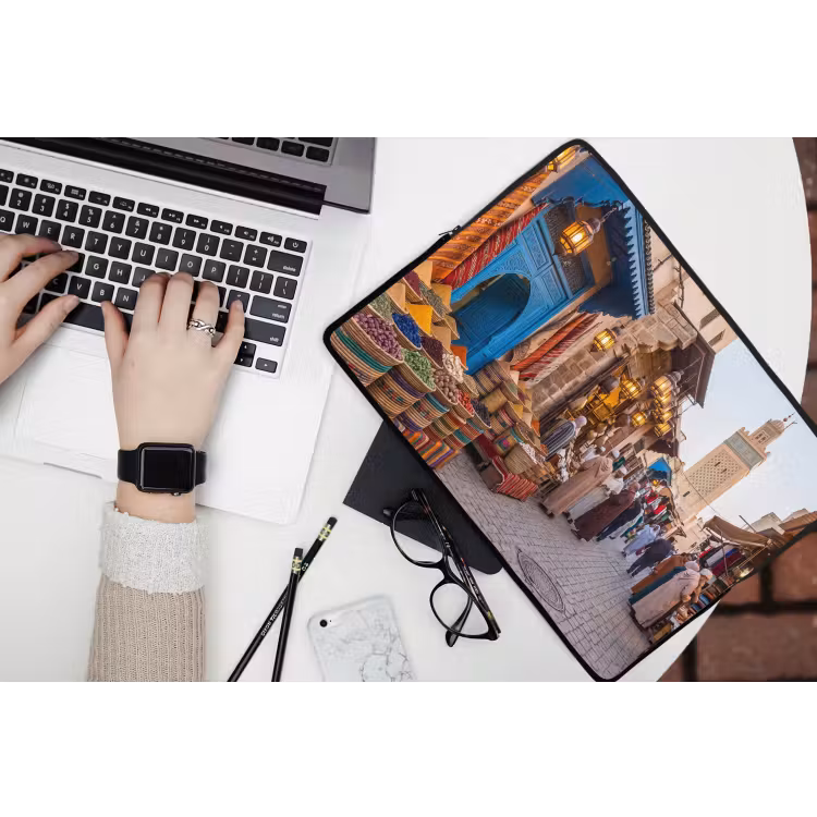 Laptop Sleeve - Market - Oriental - Colorful - Markt - Oosters - Kleurrijk laptophoes neopreen klein