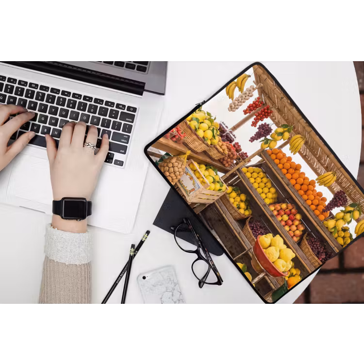 Laptop Sleeve - Market Stall - Fruit - Fresh - Marktkraam - Fruit - Vers laptophoes neopreen klein