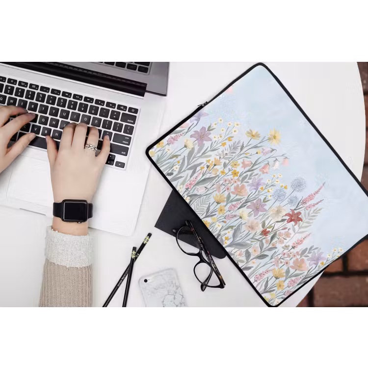 Weidebloemen - Illustratie - Kleurrijk laptophoes neopreen klein -bureau