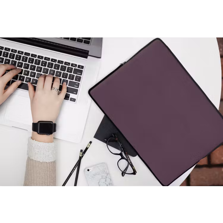 Midnight - Plum - Paars laptophoes neopreen klein 279 -bureau