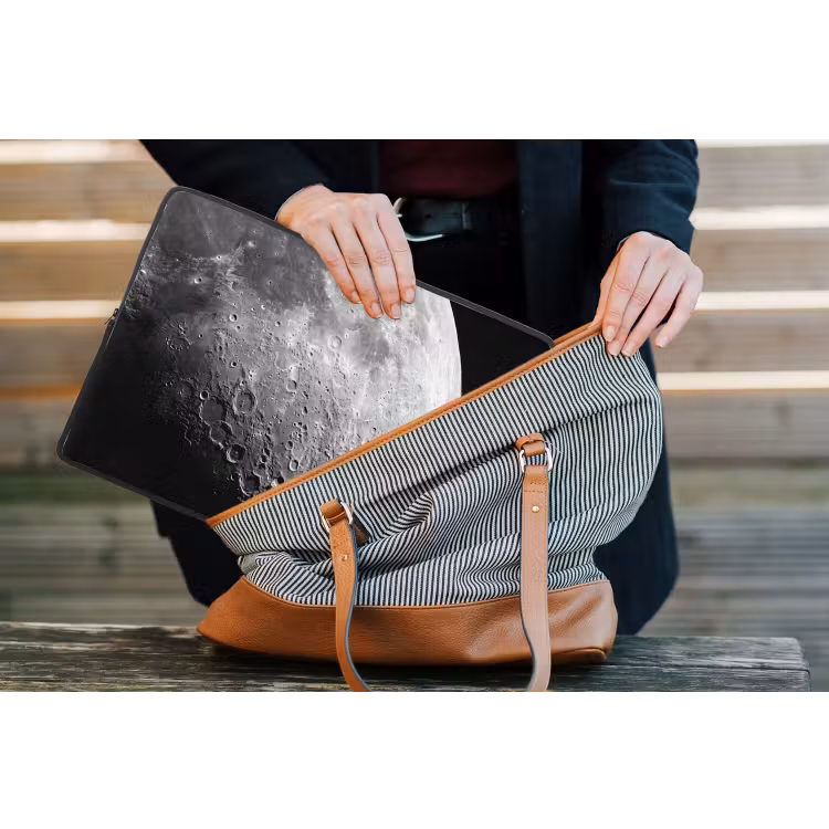 Laptop Sleeve - Moon - Craters - Space - Maan - Kraters - Ruimte laptophoes neopreen klein