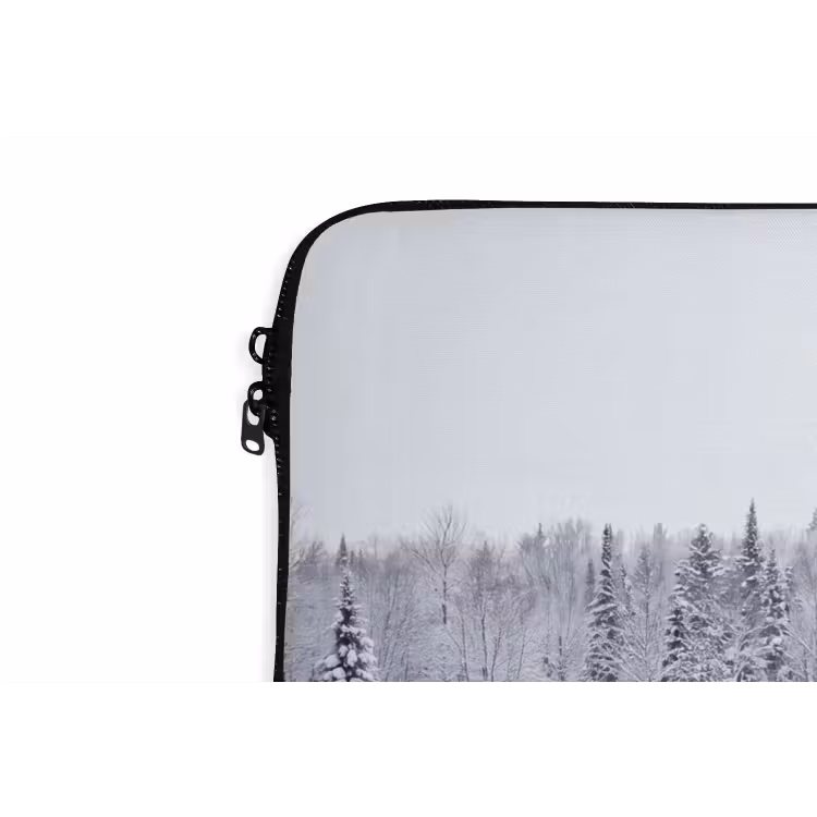Meer - Dennen - IJs - Winter - Rustgevend laptophoes neopreen klein -detail