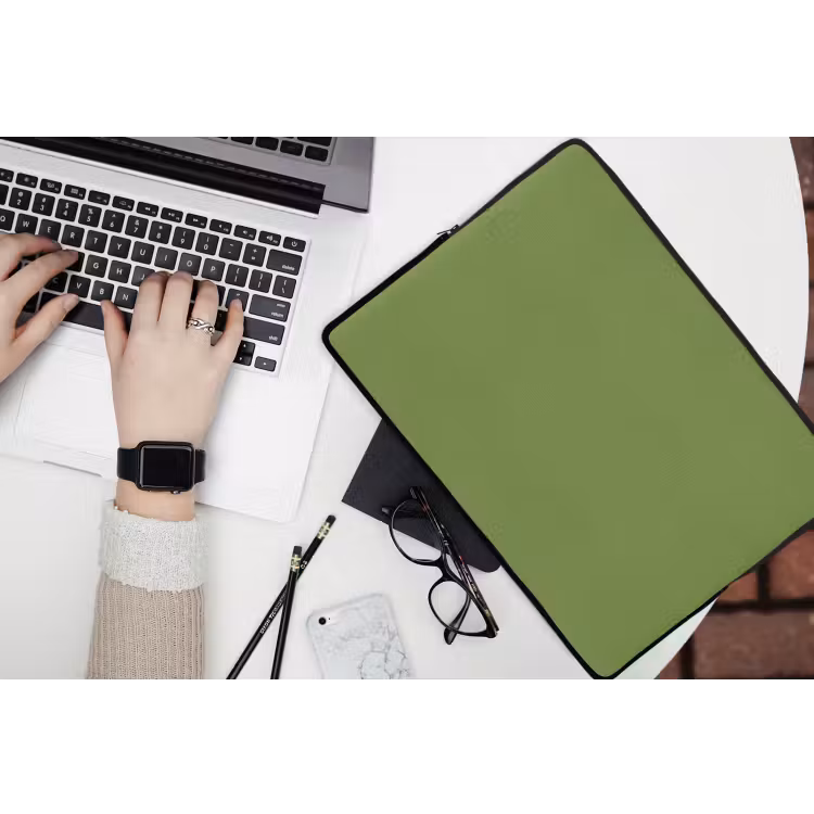 Moss - Green - Groen laptophoes neopreen klein 279 -bureau