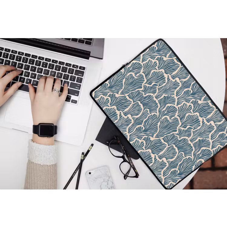 Organisch - Blauw - Crème - Schelpen laptophoes neopreen klein 279 -bureau