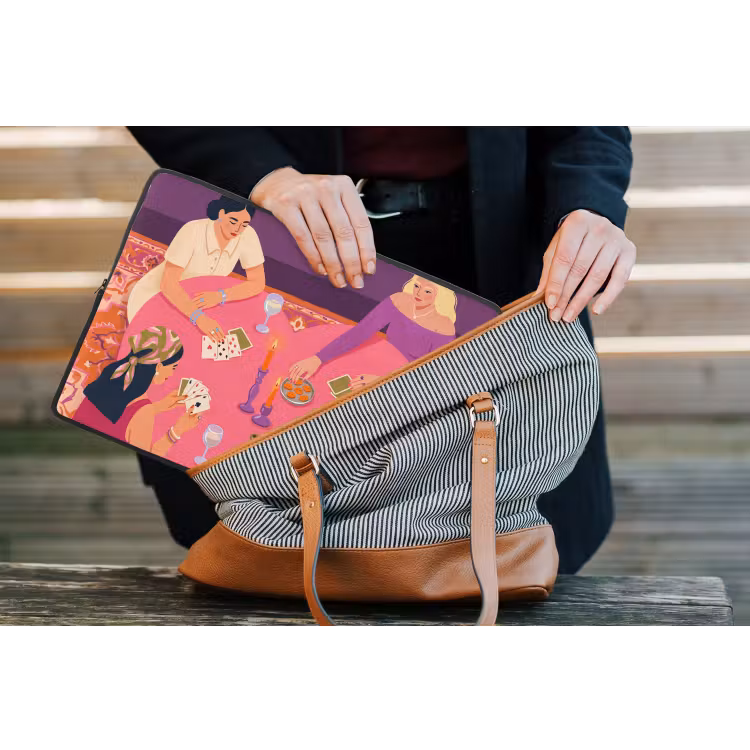 Mensen - Kaartspel - Interieur - Modern - Kleurrijk laptophoes neopreen klein -tas
