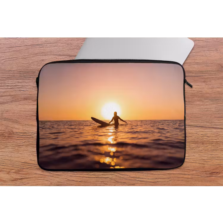 Persoon - Surfen - Zonsondergang - Zee - Oranje laptophoes neopreen klein -tafel
