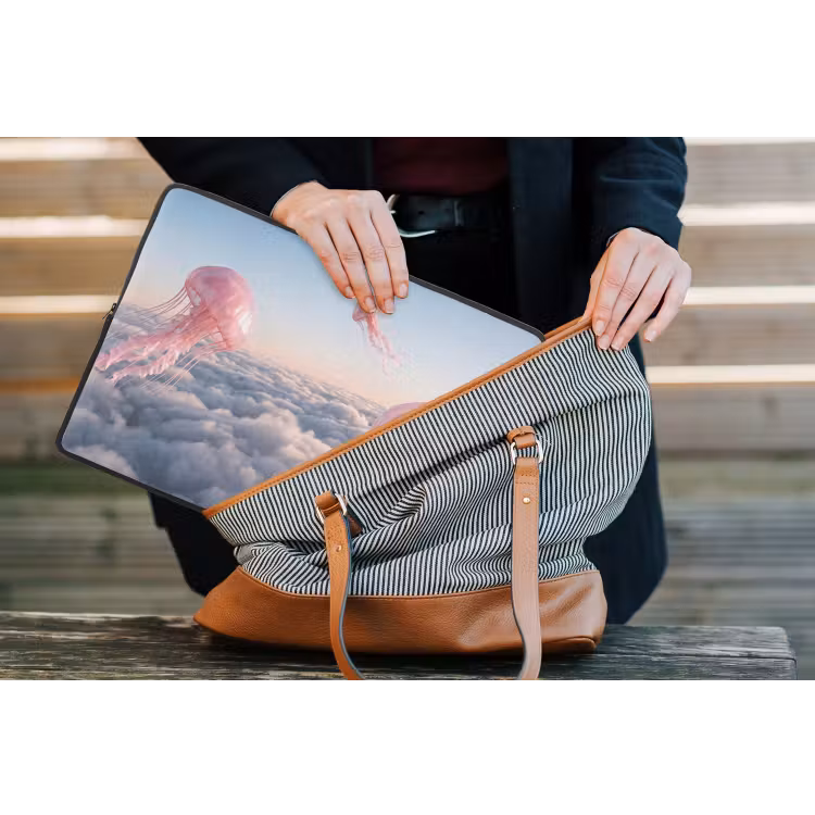Laptop Sleeve - Pink Animal - Clouds - Roze dier - Wolken laptophoes neopreen klein
