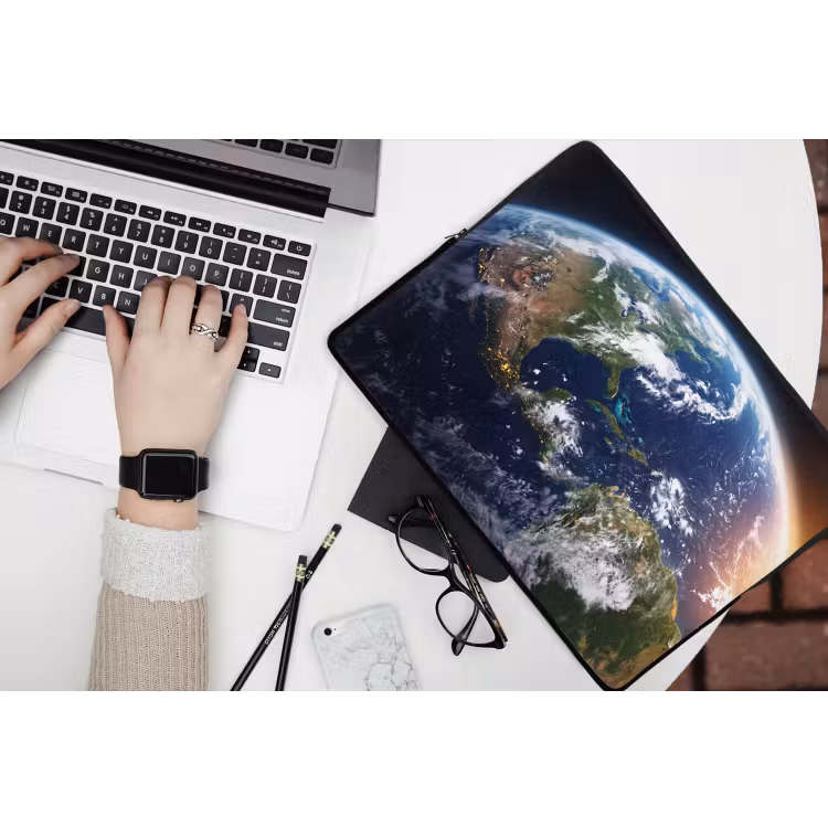 Laptop Sleeve - Planet - Space - Cosmos - Planeet - Ruimte - Kosmos laptophoes neopreen klein