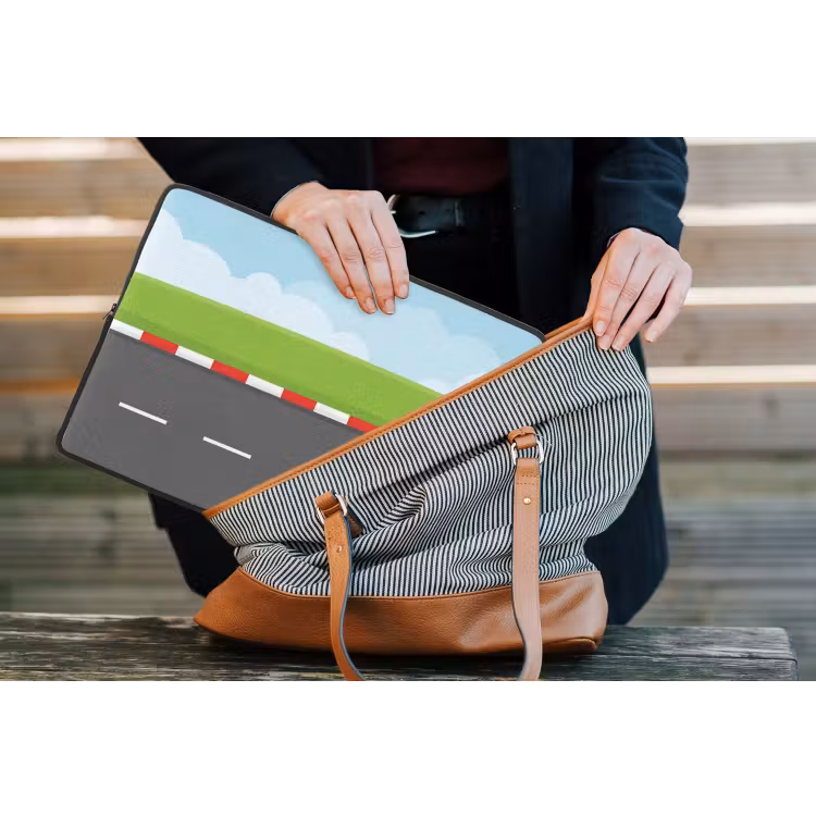 Racebaan - Illustratie - Sport - Kleurrijk laptophoes neopreen klein -tas