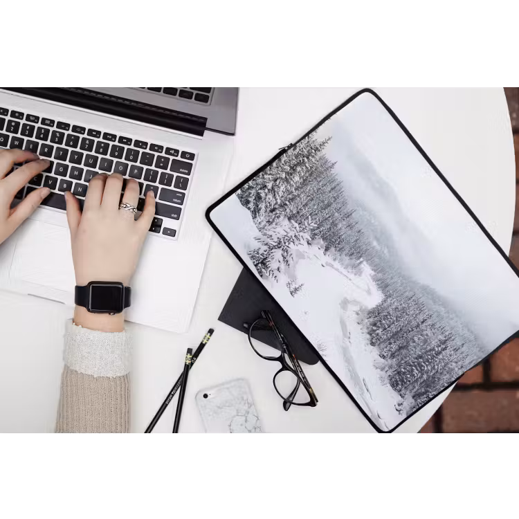 Rivier - Bevroren - Landschap - Winter laptophoes neopreen klein -bureau