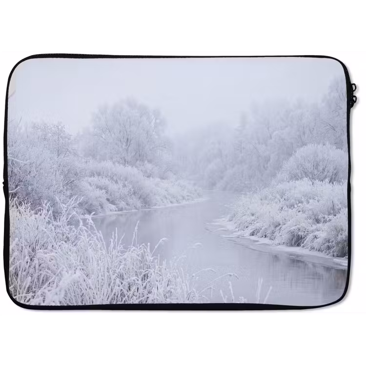 Rivier - Sneeuw - Bos - Winter - Schilderachtig laptophoes neopreen klein -zkaufland3dotto