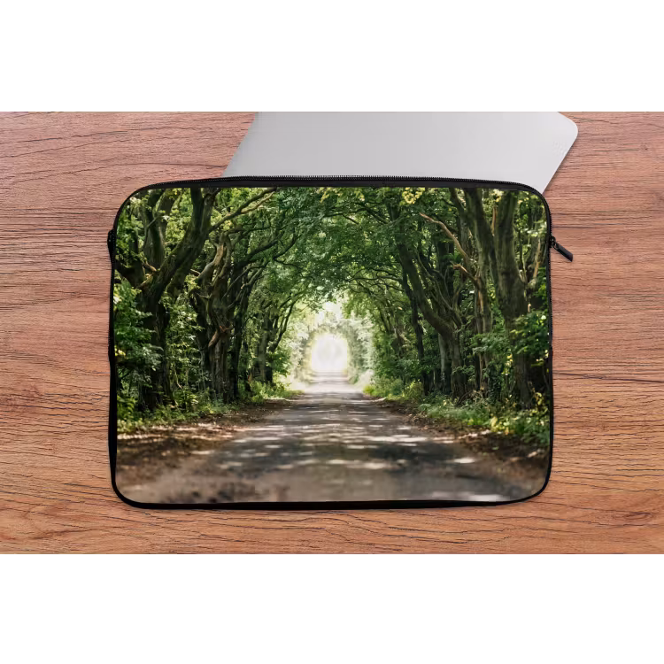 Weg - Bomen - Natuur - Groen laptophoes neopreen klein -tafel