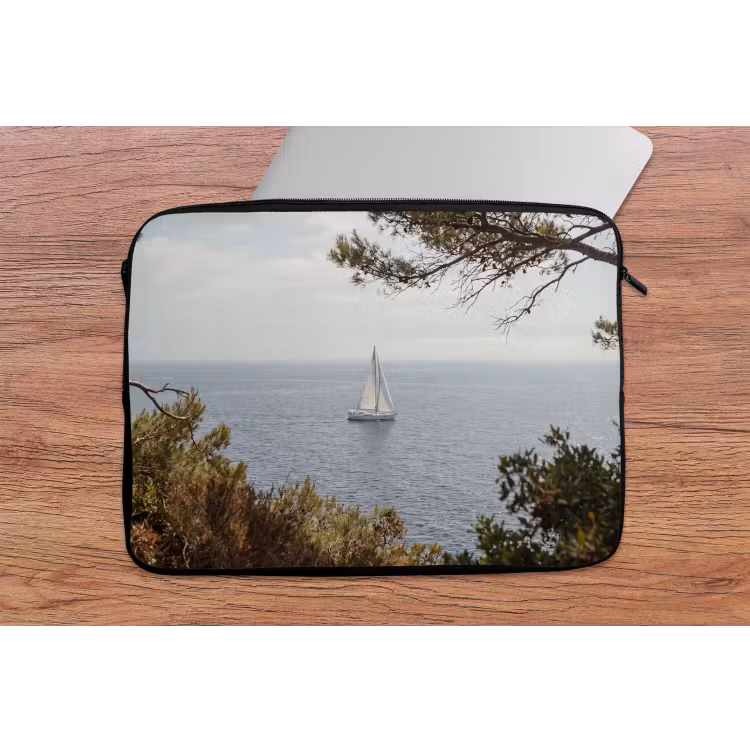 Laptop Sleeve - Sailboat - trees - water - Zeilboot - bomen - water laptophoes neopreen klein