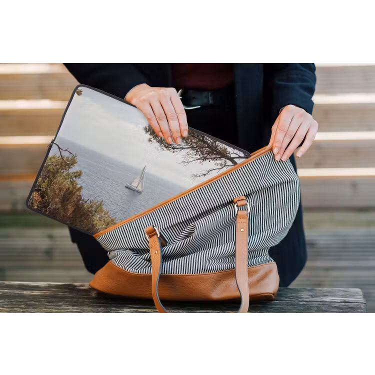 Laptop Sleeve - Sailboat - trees - water - Zeilboot - bomen - water laptophoes neopreen klein