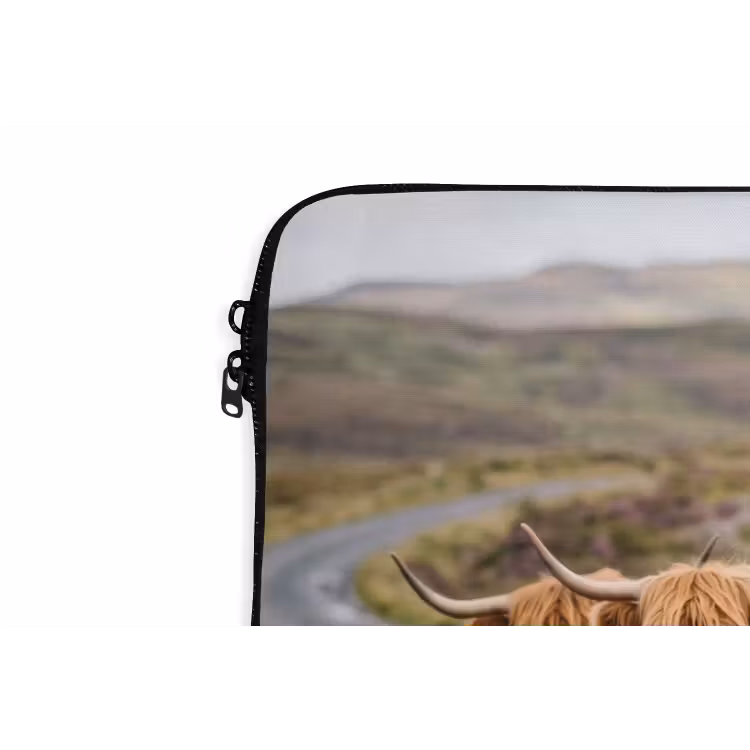 Schotse Hooglanders - Weg - Landschap - Kudde laptophoes neopreen klein -detail