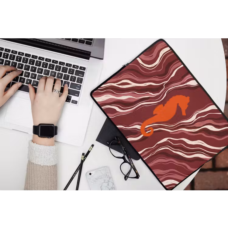 Zeepaardje - Golven - Zeeleven - Abstract - Oranje laptophoes neopreen klein -bureau