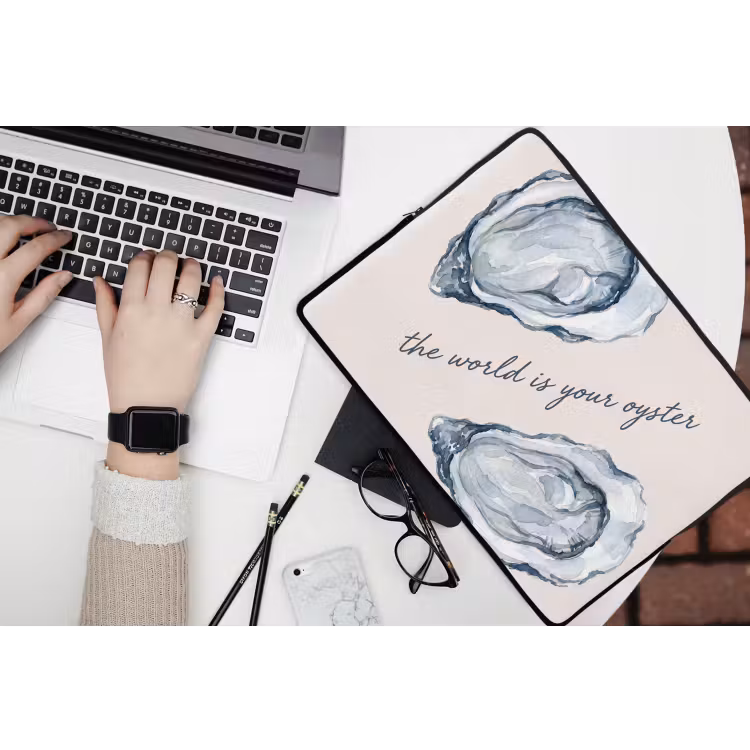 Zeeleven - Oester - Aquarel - Minimalistisch - Blauw laptophoes neopreen klein -bureau