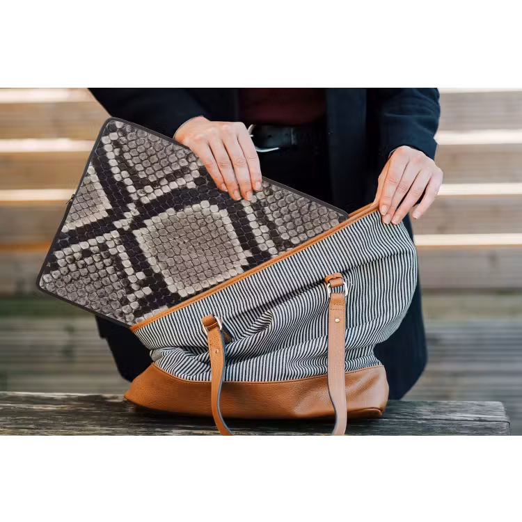 Slangenleer - Patroon - Beige laptophoes neopreen klein -tas