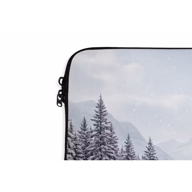 Sneeuwlandschap - Bergen - Rivier - Winter laptophoes neopreen klein -detail