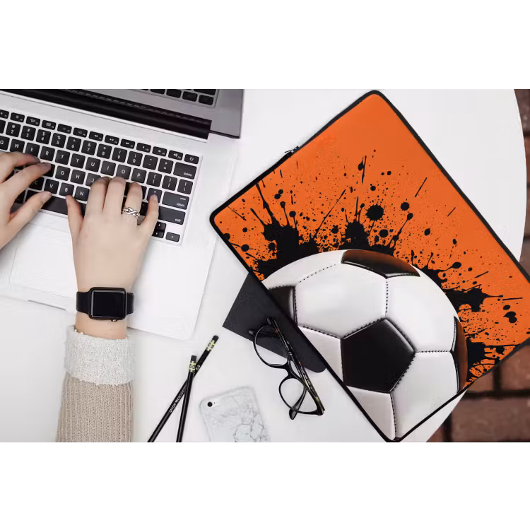 Voetbal - Verf - Sport - Oranje laptophoes neopreen klein -bureau