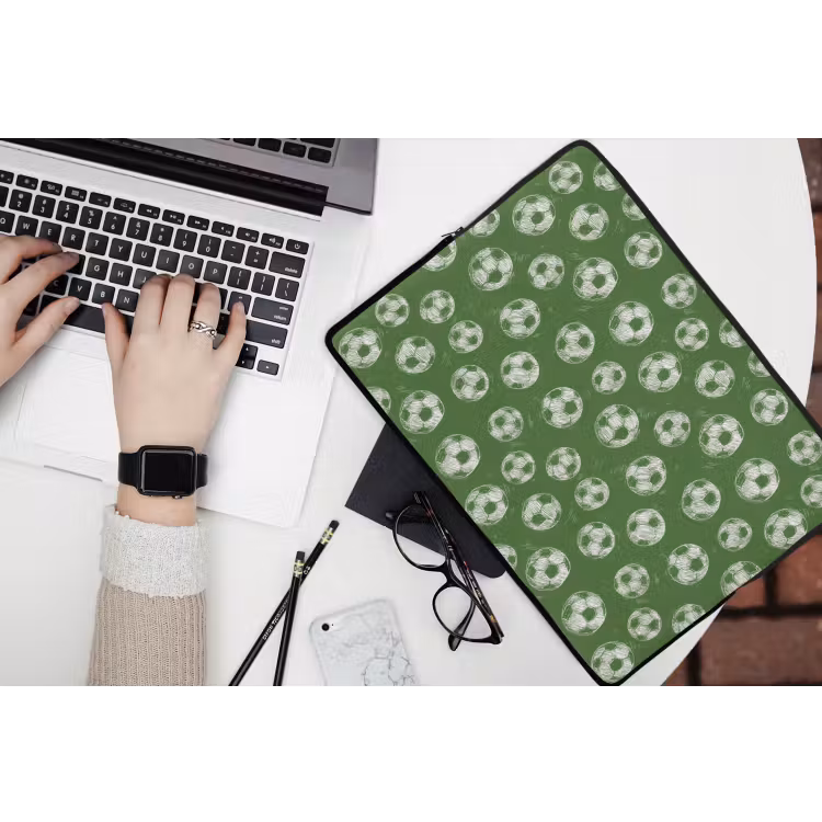 Voetbal - Sport - Groen laptophoes neopreen klein 279 -bureau