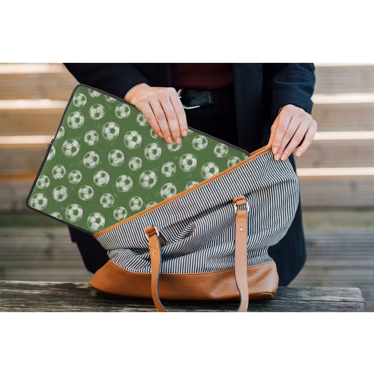 Voetbal - Sport - Groen laptophoes neopreen klein 279 -tas